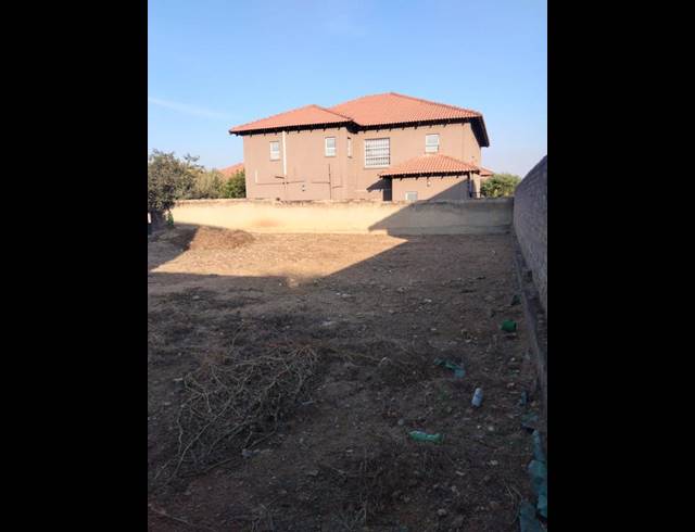LAND FOR SALE IN FOURWAYS